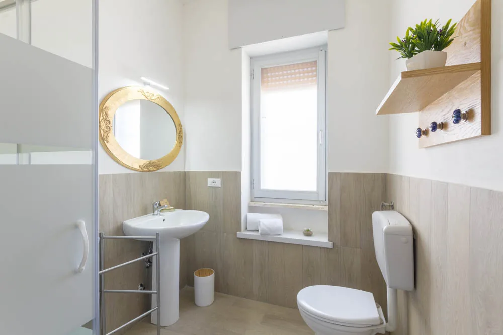 Camera Doppia con biancheria blu del B&B Villa Ginevra a Otranto (foto 1)