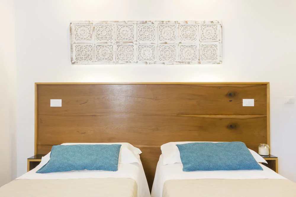 Camera Doppia con biancheria blu del B&B Villa Ginevra a Otranto (foto 7)