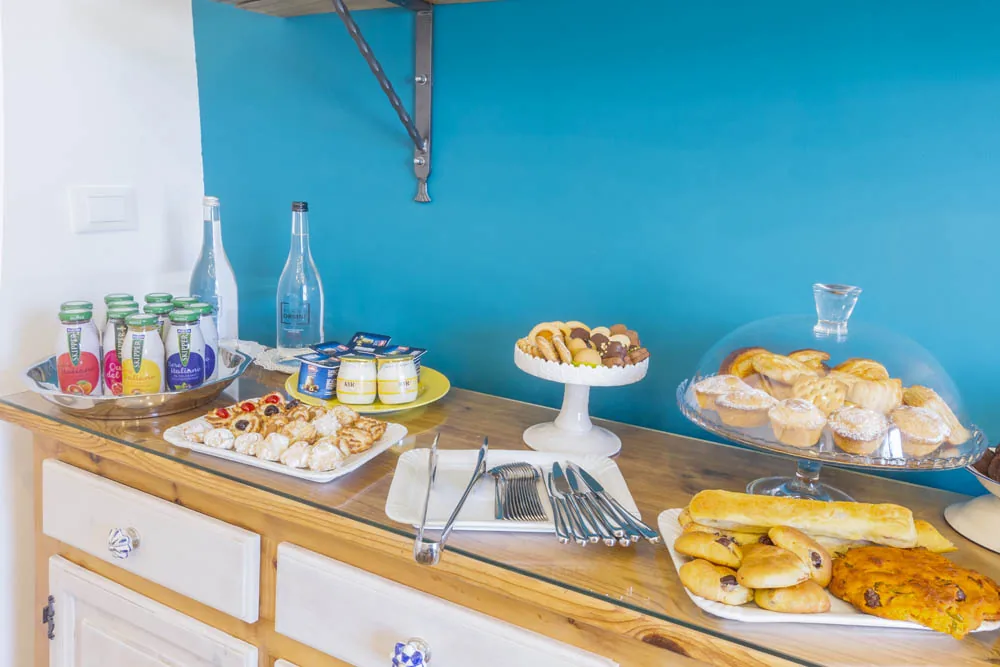 Sala comune per la colazione del B&B Villa Ginevra a Otranto (foto 7)